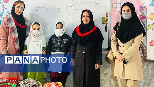 تقدیر از برگزیدگان ویژه‌برنامه هفته جهانی فضا در مدارس حاجی‌آباد