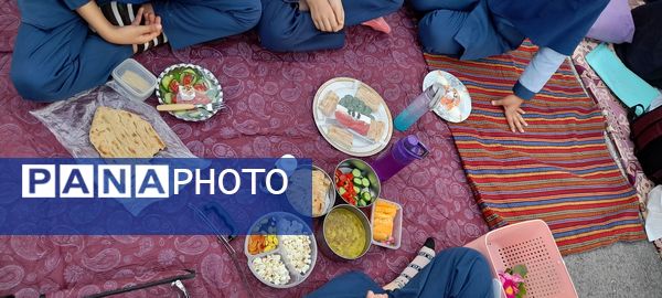 صبحانه سالم به مناسبت هفته سلامت در مدرسه ربابه هاشمیان یزدی شیروان