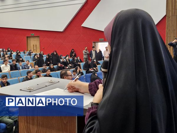 اجتماع بزرگ دانشآموزان بسیجی در هفته بسیج