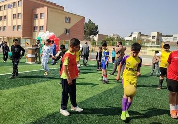 افتتاح زمین چمن مصنوعی شهدای آلارد در مدرسه پسرانه حرّ