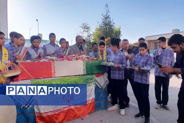 استقبال از شهید گمنام در دبیرستان معارف صدرا ولایت 