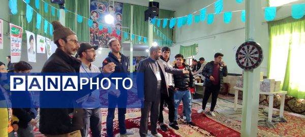 برگزاری مسابقات دارت در جشن بزرگ ۲۲بهمن در روستای اسلام آباد شیروان 