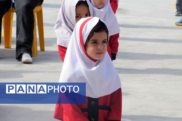 زنگ شکوفه‌ها در شهرستان عباس‌آباد به صدا درآمد