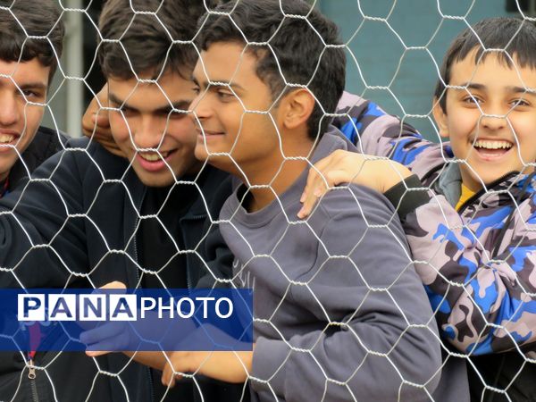 مسابقات طناب کشی شهید پارسا منصور در دبیرستان شاهد ابوذر غفاری 