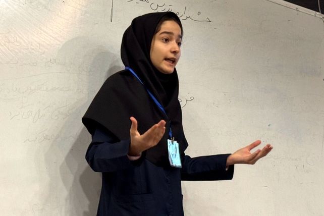 رقابت ۳۱ دانش‌آموز ممتاز همیار معلم ملاردی 