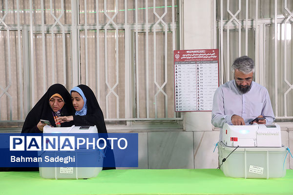 مرحله دوم انتخابات مجلس دوازدهم شورای اسلامی در مسجدالنبی میدان نبوت