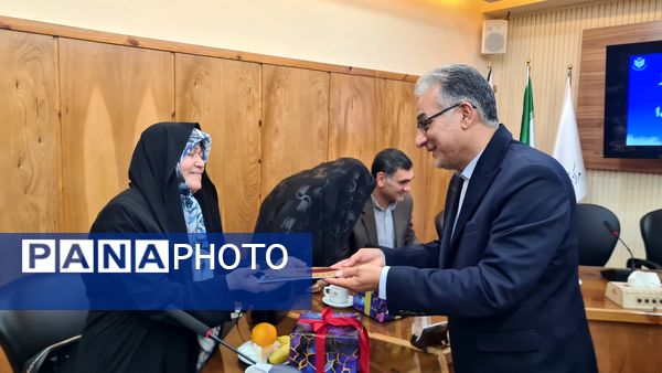 مراسم تجلیل از خانواده‌های شهدا در آموزش و پرورش گلستان