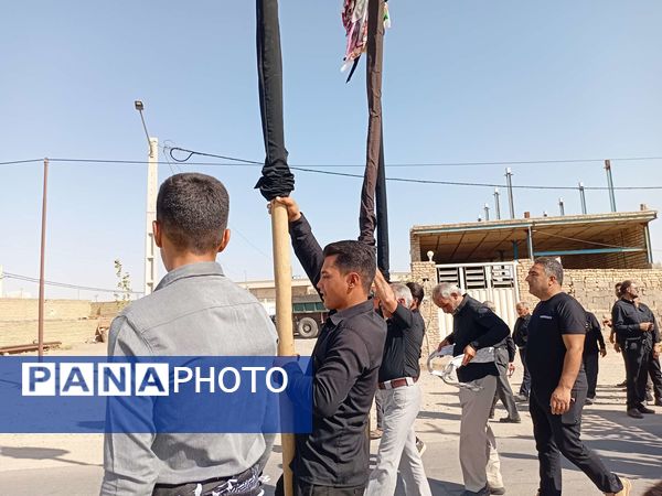 مراسم سینه زنی و علم گردانی در خلیل آباد