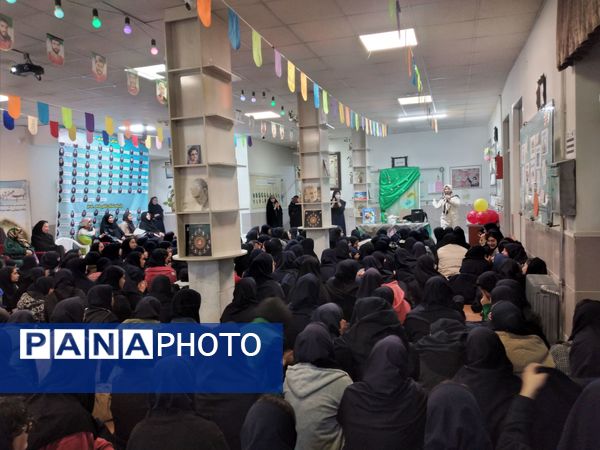 آیین بزرگداشت میلاد حضرت فاطمه (س) در دبیرستان شاهد ارض اقدس