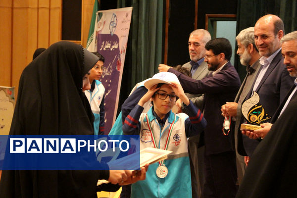 آیین تقدیر از برگزیدگان جشنواره سفیران سلامت استان قم