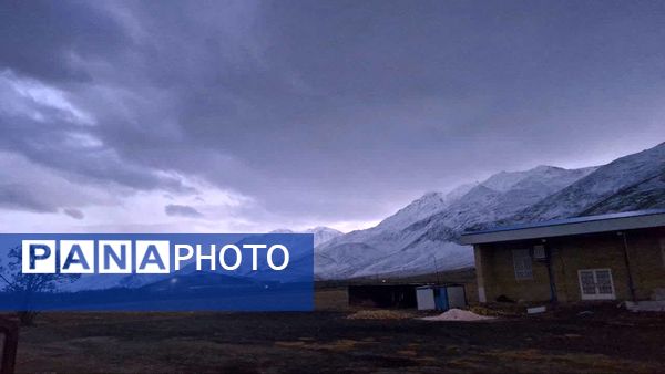 بارش اولین برف پاییزی در روستای نورآباد شازند