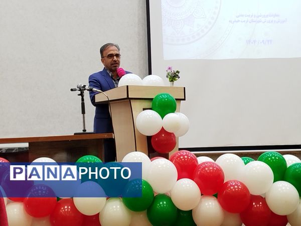 مراسم تقدیر از برگزیدگان قرآنی و فرهنگی در جشنواره‌های فردا و کارینو