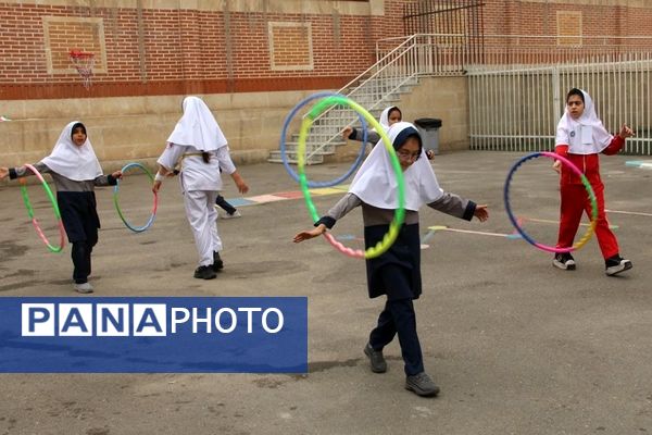 جشنواره غذا به‌مناسبت هفته پیوند اولیا و مربیان در دبستان حضرت مریم(س) ناحیه یک شهرری