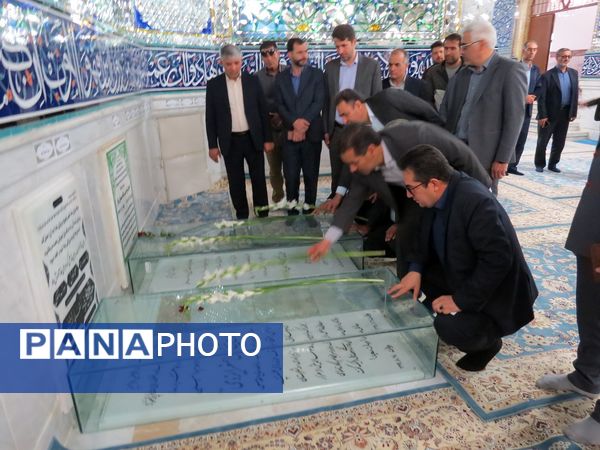 گلباران مزار شهدای دانش‌آموز و معلم در بجنورد
