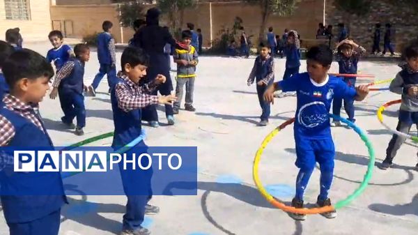 برگزاری بازی‌های ورزشی در مدرسه قمر بنی هاشم شهرستان زارچ