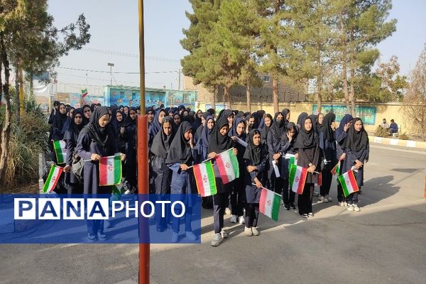 آغاز سال تحصیلی جدید و گرامیداشت هفته دفاع مقدس در دبیرستان شهید مجید دهنوی نیشابور