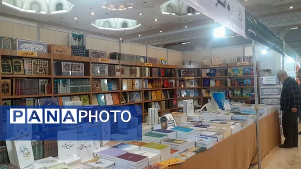  برگزاری سی‌و ششمین نمایشگاه بین‌المللی کتاب تهران با حضور ناشران داخلی و خارجی در مصلی امام خمینی(ره)