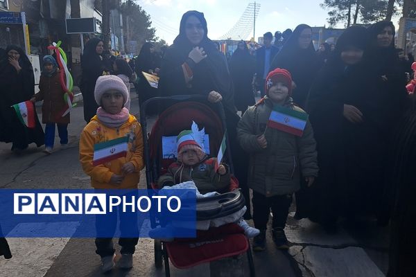 راهپیمایی و جشن یوم الله ۲۲ بهمن در شهرستان گناباد 