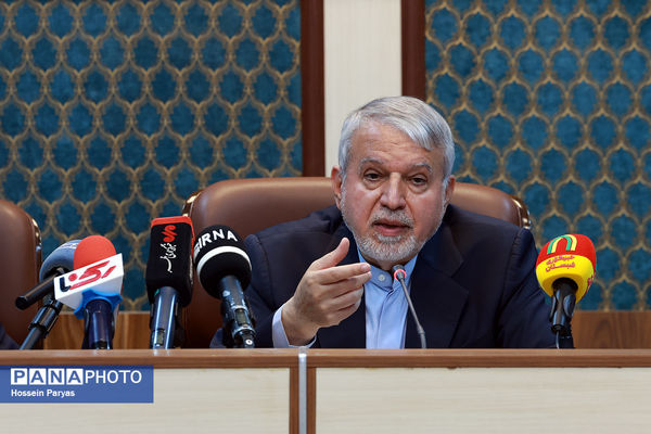 نشست خبری وزیر میراث فرهنگی، گردشگری و صنایع دستی و معاونان وزارتخانه با اصحاب رسانه