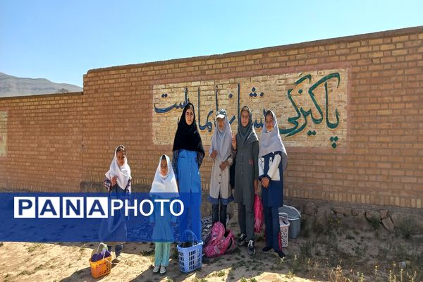 برگزاری اردوی درون مدرسه‌ای در مدرسه شهید معتمدی گزکوه