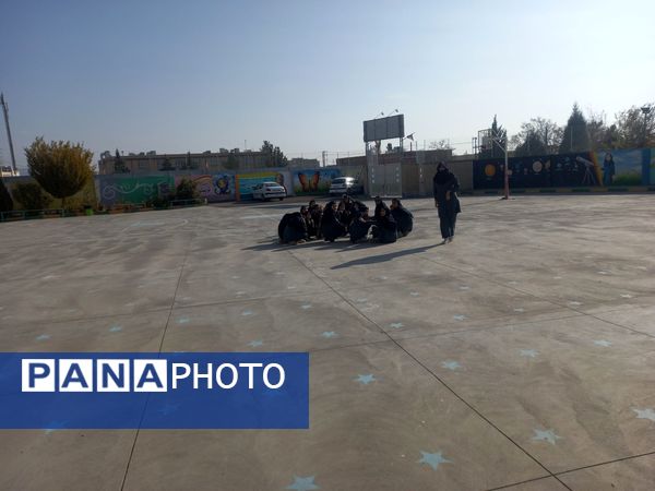 اجرای مانور زلزله در دبستان فرهنگ فرازمند