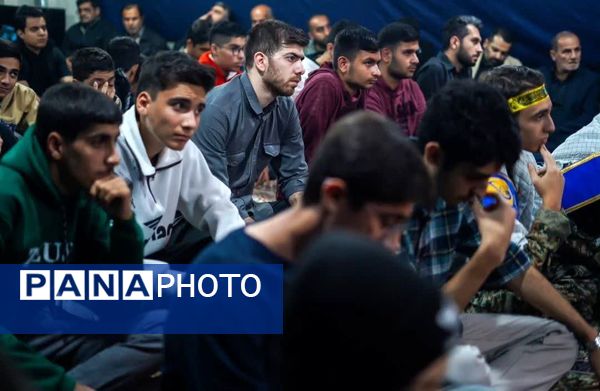 اعتکاف دانش‌آموزان در گلستان