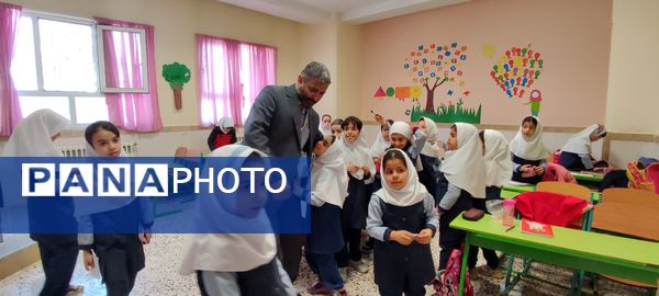 مسابقات استعداد یابی دارت در دبستان دخترانه آزادی شیروان