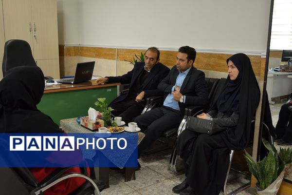 برای اولین‌بار؛ برگزاری کافه ۵۷ در دبیرستان‌ نمونه دولتی ولایت بهارستان‌دو