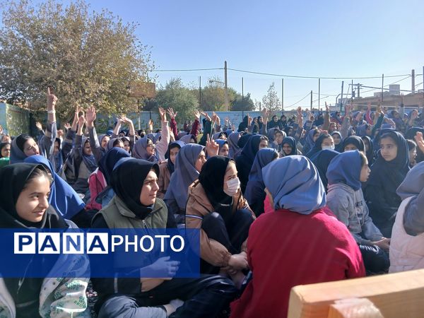 برگزاری مراسم عزاداری ایام فاطمیه در دبیرستان شهید دهقان 