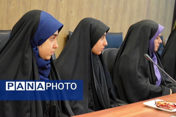 تقدیر از برگزیدگان لیگ جت در سالن فرهنگ بهارستان‌دو