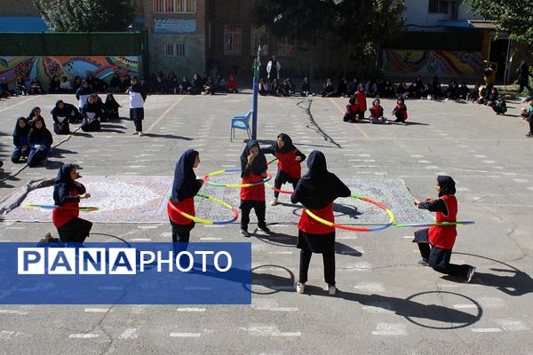 برگزاری جشنواره ورزشی در مدرسه شهید غیوری ناحیه یک شهرری