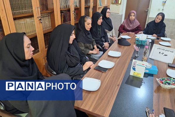 اولین جلسه هیات امنا و انجمن اولیا و مربیان دبیرستان پویش