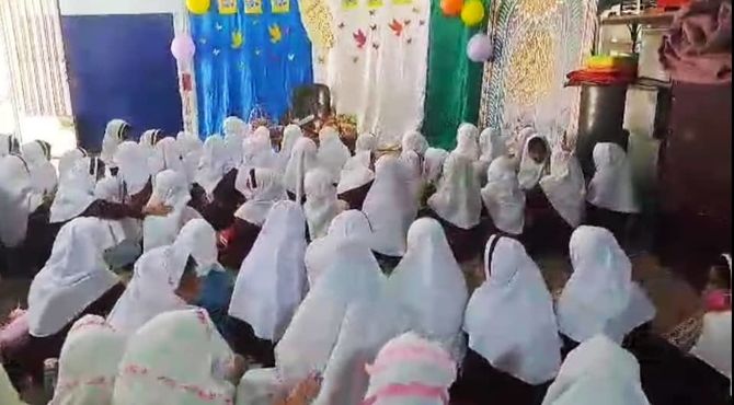 جشن میلاد حضرت زهرا (س) در مدرسه مولوی فین