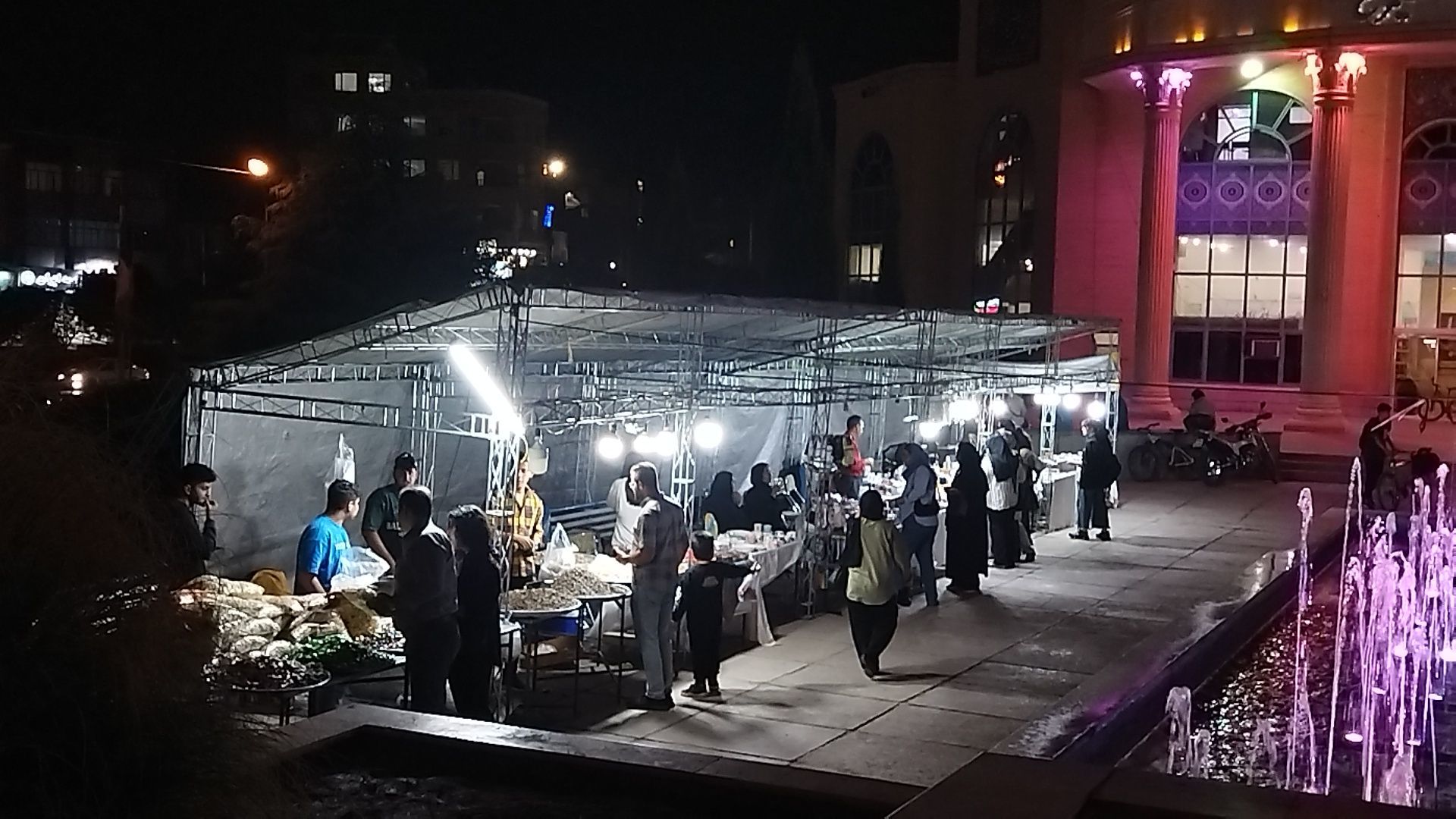 بازارچه اقتصاد مقاومتی صنایع دستی و مشاغل خانگی در نیشابور 