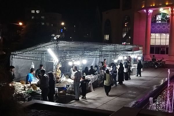 بازارچه اقتصاد مقاومتی صنایع دستی و مشاغل خانگی در نیشابور 