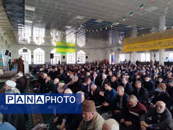 نماز جمعه این هفته شهرستان کاشمر با حضور پر رنگ مردم شهرستان کاشمر برگزار شد 
