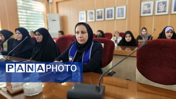 دیدار صمیمی دانش‌آموزان با استاندار کهگیلویه و بویراحمد 
