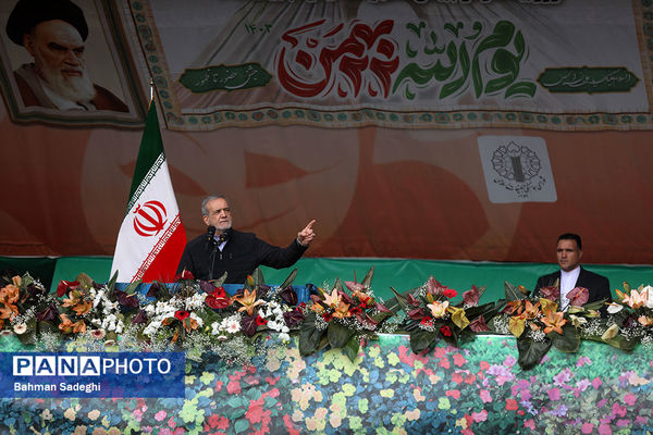 سخنرانی رئیس جمهوری در راهپیمایی ۲۲ بهمن ۱۴۰۳
