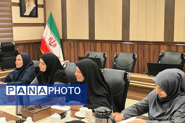 از پنج قطب تا یک هدف