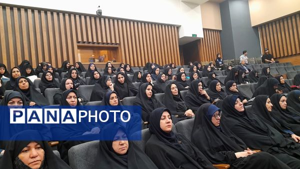  گردهمایی مدیران مدارس ناحیه ۷ در مشهد