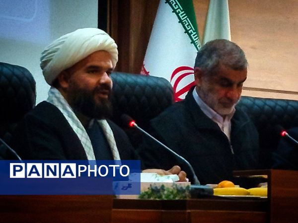 نایب رئیس مجلس شورای اسلامی پای درد دل فعالان اقتصادی نشست