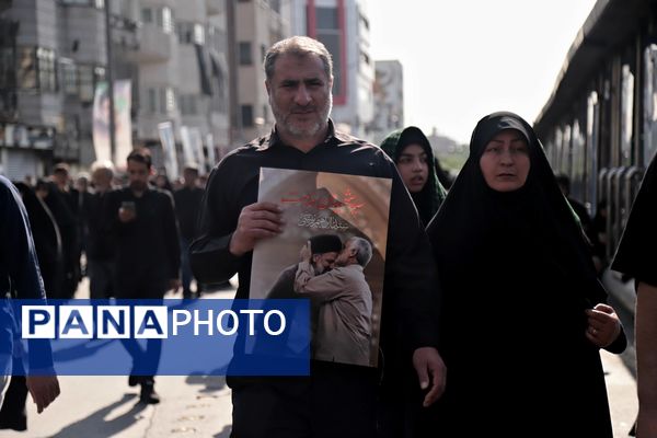 برگزاری مراسم وداع تهرانی‌ها با پیکر ابراهیم رئیسی و همراهانش