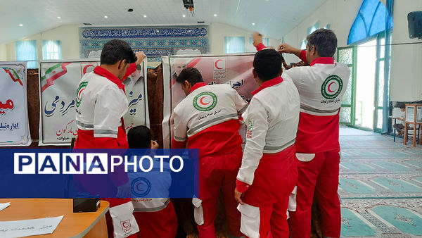 حضور امدادگران و کارکنان جمعیت هلال احمر در نماز عبادی، سیاسی جمعه شهرستان مارگون