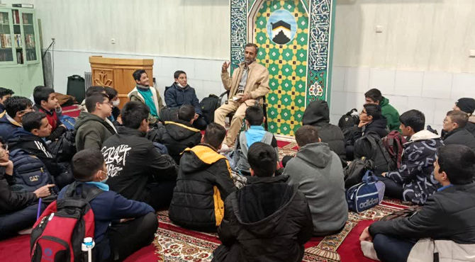 تقویت ارتباط معنوی دانش‌آموزان با برنامه‌های فرهنگی در دبیرستان شاهد افشار