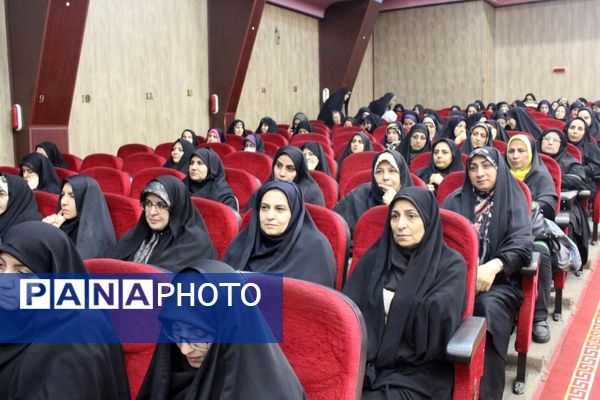 خلاقیت و بهره‌گیری از دانش روز در مدیریت مدارس ضروریست