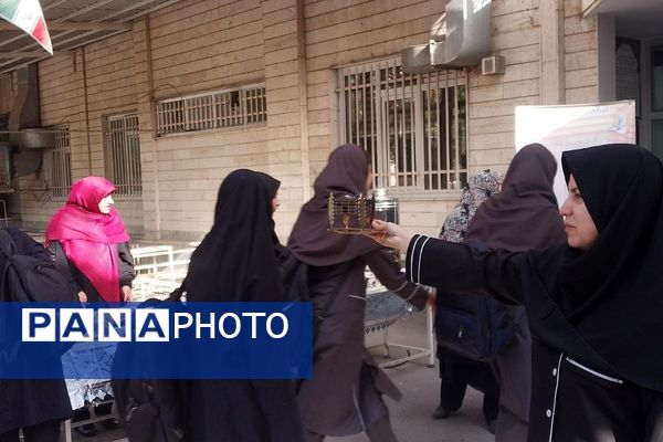 برگزاری جشن آغازین مهرماه در دبیرستان حضرت زینب(س) ناحیه یک شهرری