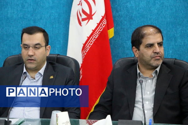 نشست رئیس سازمان فنی و حرفه ای کشور با فرمانداران استان یزد 