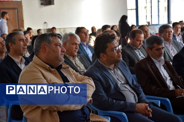 نشست مشترک مسئولان تربت‌حیدریه با شهروندان شهرک ولیعصر