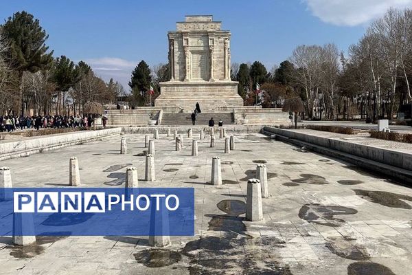 زیارت دانش‌آموزان هنرستان کوثر قیامدشت ری یک از مشهد مقدس 