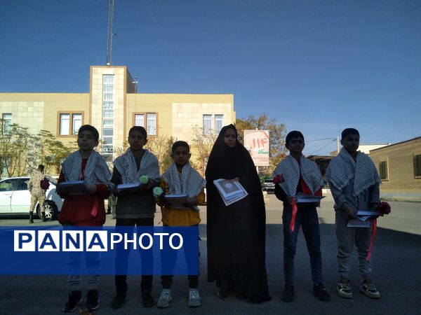 مراسم تجلیل از دانش‌آموزان شهرستان خلیل آباد با کسب رتبه در لیگ علمی پایا